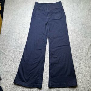 Kut from the KLOTH welt pocket wide leg jeans size 6